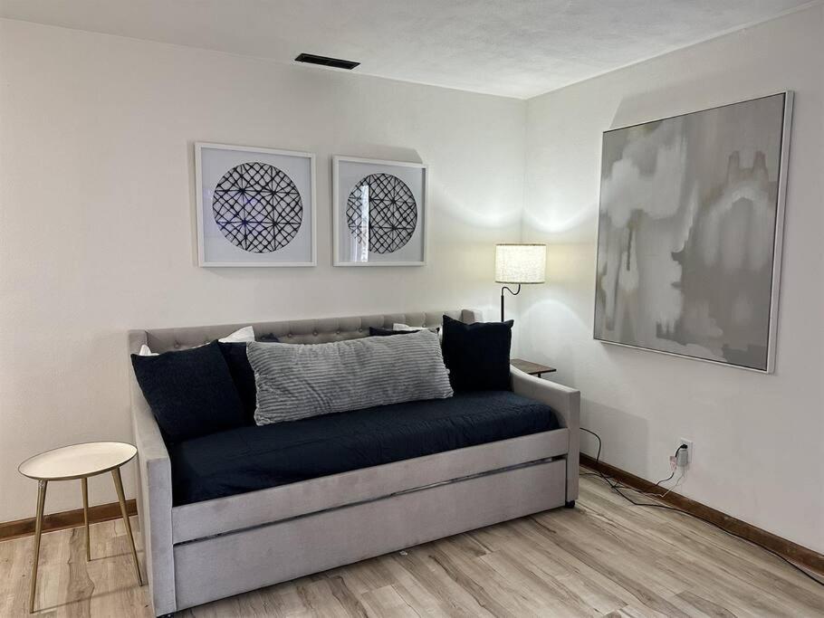 Capital Suite On 6Th Street - King Bed / Downtown! Springfield Exteriér fotografie